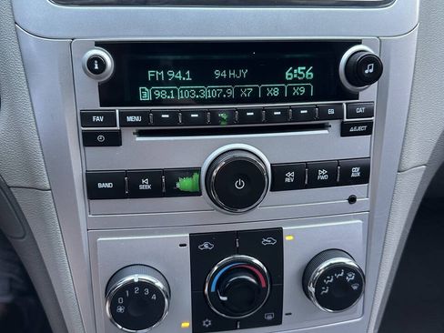 Used 2010 Chevrolet Malibu LS FWD image 14