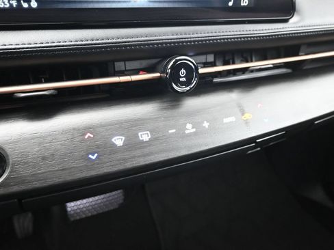 Used 2024 Nissan Ariya AWD image 16