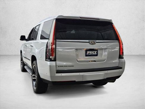 Used 2018 Cadillac Escalade Luxury image 7