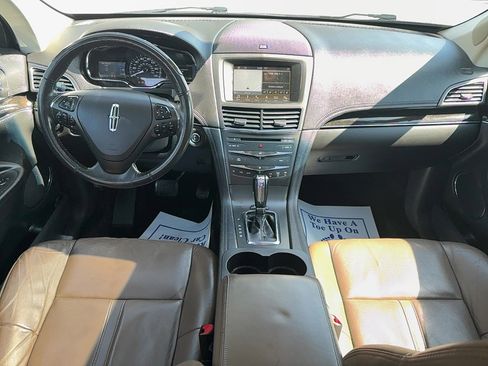 Used 2018 Lincoln MKT AWD w/ Technology Package image 16