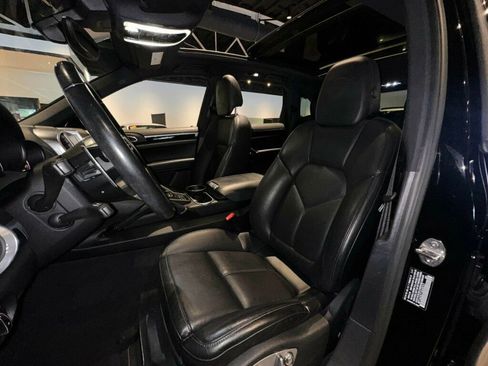 Used 2018 Porsche Cayenne AWD/4WD image 17