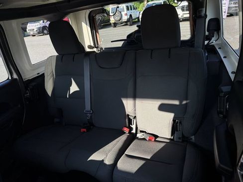 Used 2022 Jeep Wrangler Unlimited Sport AWD/4WD image 23
