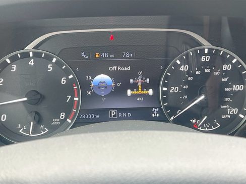 Used 2024 Nissan Titan SV w/ SV Convenience Package AWD/4WD image 12