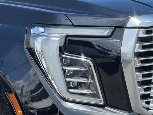 Used 2025 GMC Yukon XL Denali AWD/4WD image 9