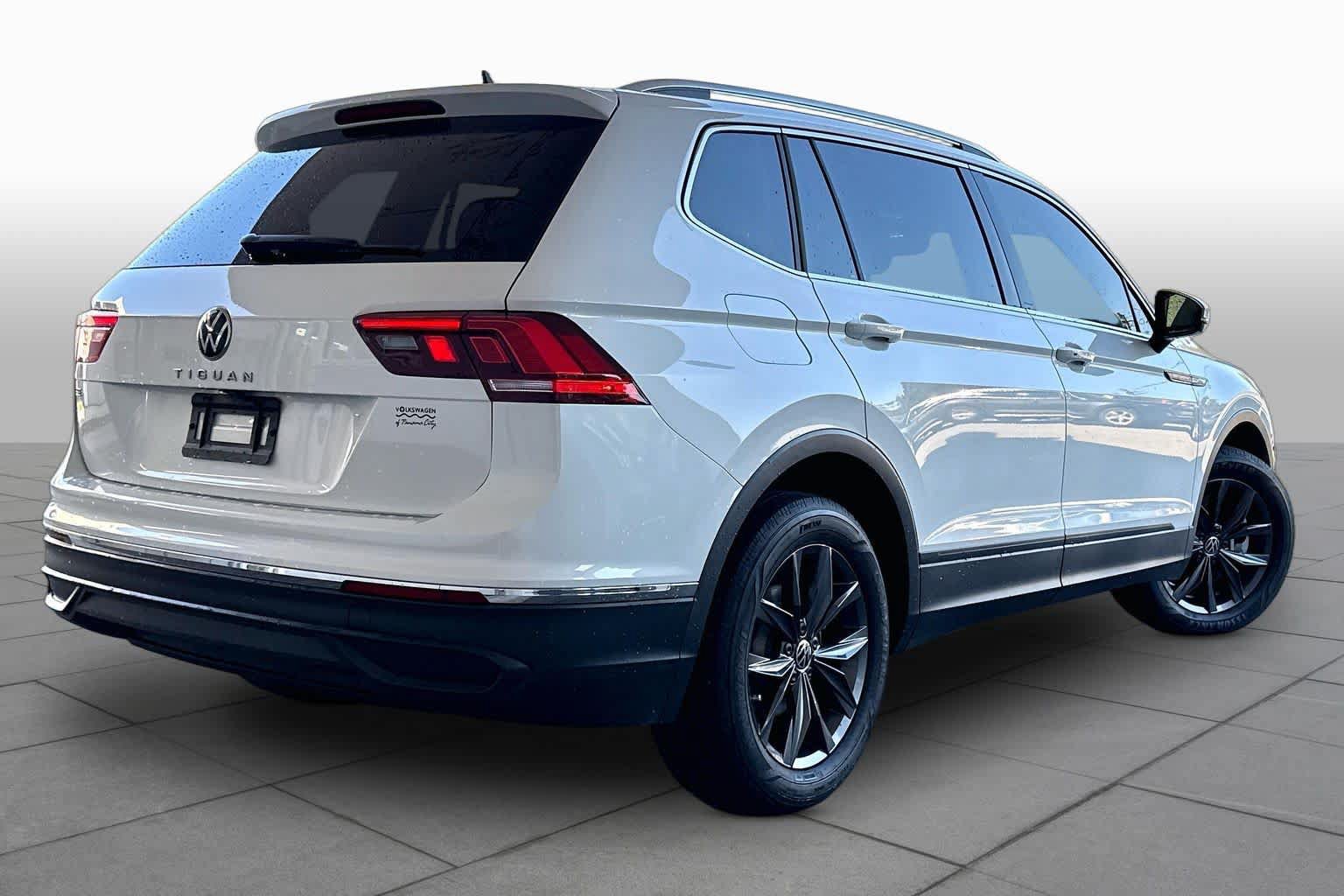Used 2023 Volkswagen Tiguan SE FWD image 13
