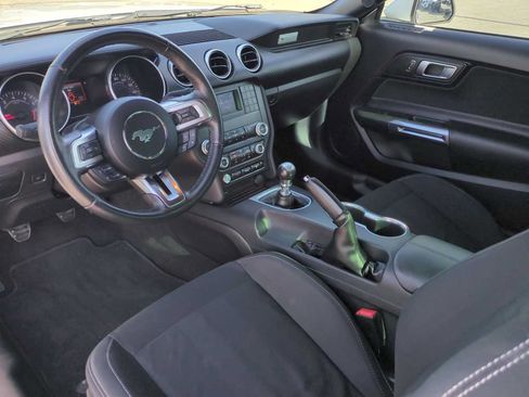Used 2019 Ford Mustang Coupe RWD image 19