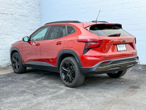 Used 2024 Chevrolet Trax ACTIV w/ Sunroof Package image 6