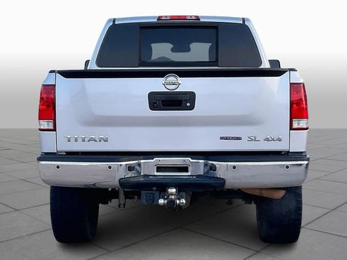 Used 2015 Nissan Titan SL w/ SL Moonroof Package image 5