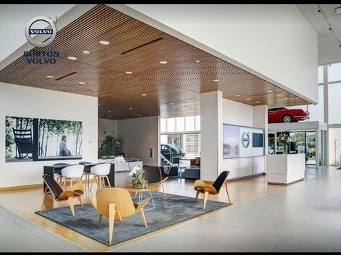 Certified 2025 Volvo XC40 B5 Core image 38