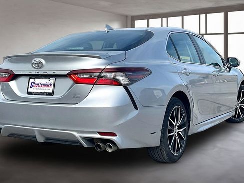 Used 2023 Toyota Camry SE image 6
