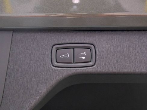 New 2025 Porsche Macan 4 Electric AWD/4WD image 31