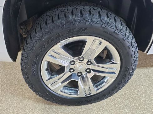Used 2011 Chevrolet Tahoe LT w/ Luxury Package RWD image 58