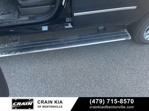Used 2017 GMC Yukon Denali w/ Open Road Package AWD/4WD image 10