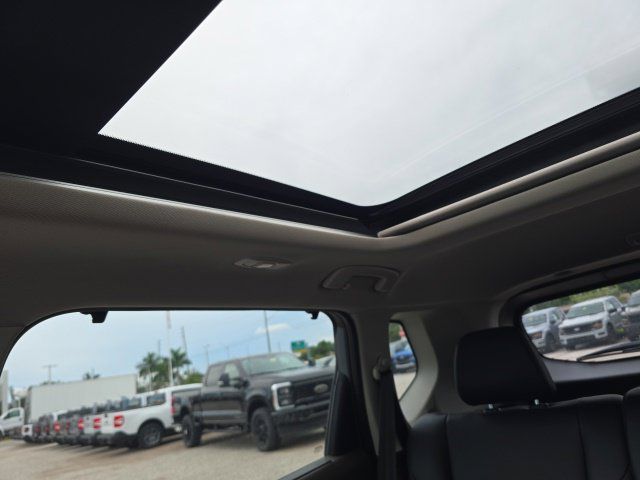 Used 2023 Nissan Rogue SL w/ SL Premium Package FWD image 17