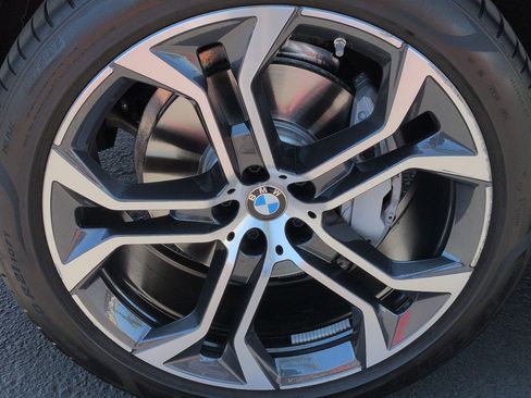 Certified 2025 BMW X5 xDrive40i w/ Parking Assistance Package AWD/4WD image 13