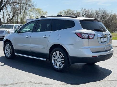 Used 2015 Chevrolet Traverse LT w/ Style and Technology Package FWD image 5