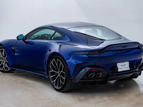 Used 2025 Aston Martin V8 Vantage Coupe image 10