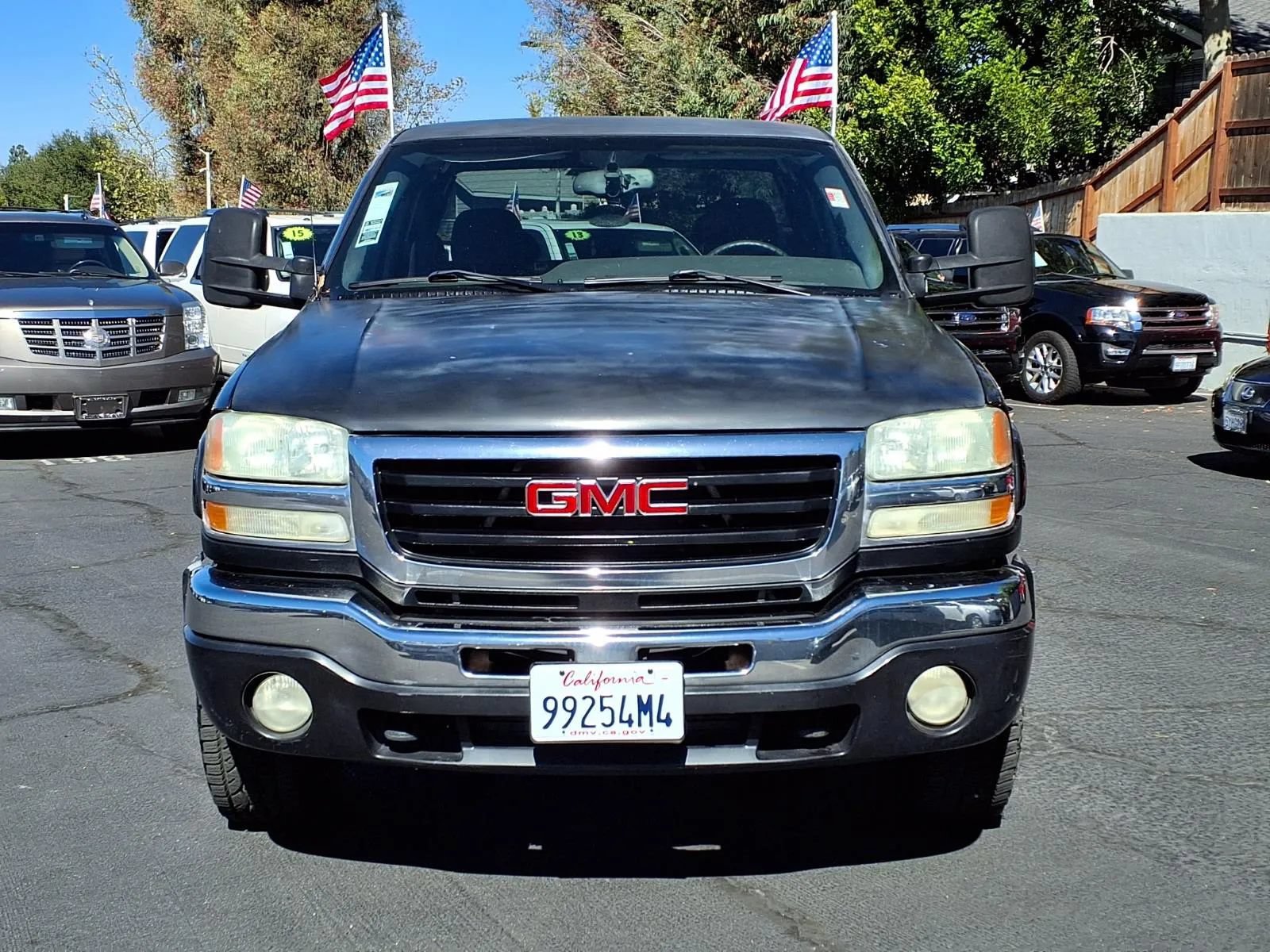 Used 2004 GMC Sierra 2500 SLE w/ Heavy-Duty Power Package RWD image 2