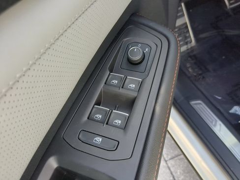 Used 2024 Volkswagen Atlas Peak Edition SE AWD/4WD image 20