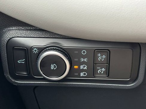 Used 2026 Ford Explorer Active w/ Active Comfort Package image 18