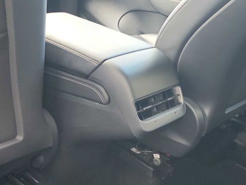 Used 2021 Tesla Model Y 2WD image 21