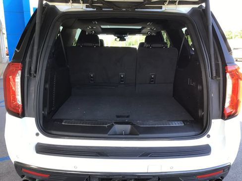 Used 2023 GMC Yukon XL AT4 w/ AT4 Premium Plus Package AWD/4WD image 43