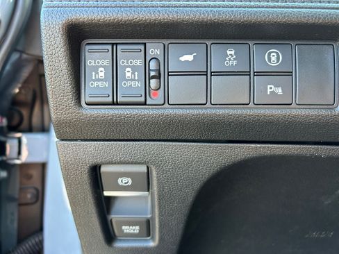 Used 2024 Honda Odyssey Touring image 19