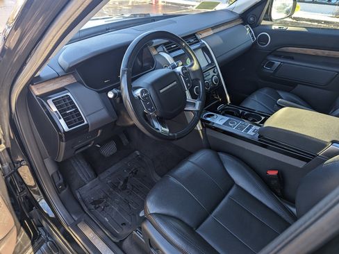 Used 2018 Land Rover Discovery HSE image 13