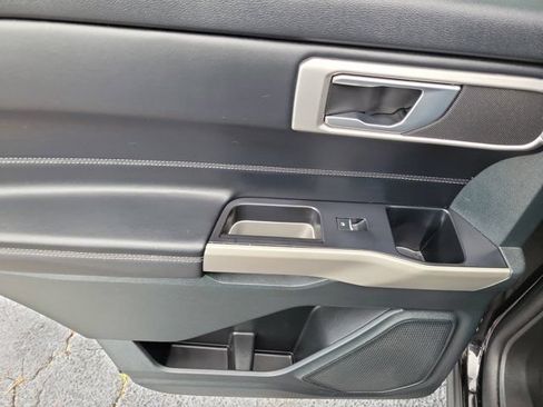 Certified 2023 Ford Explorer XLT RWD image 10