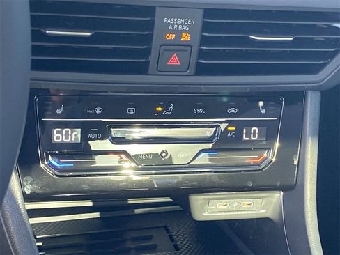 New 2026 Volkswagen Jetta SE image 24