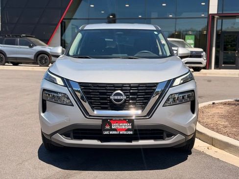 Used 2023 Nissan Rogue SV image 7