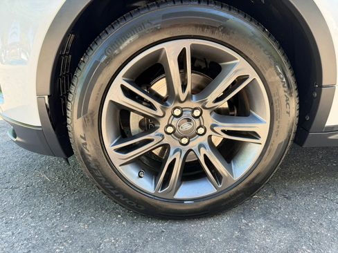 Used 2018 Land Rover Range Rover Evoque Landmark Edition image 34