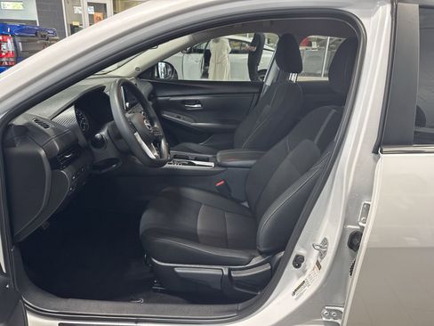 Certified 2025 Nissan Sentra SV image 11