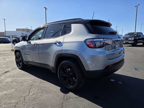 Used 2020 Jeep Compass Latitude image 4