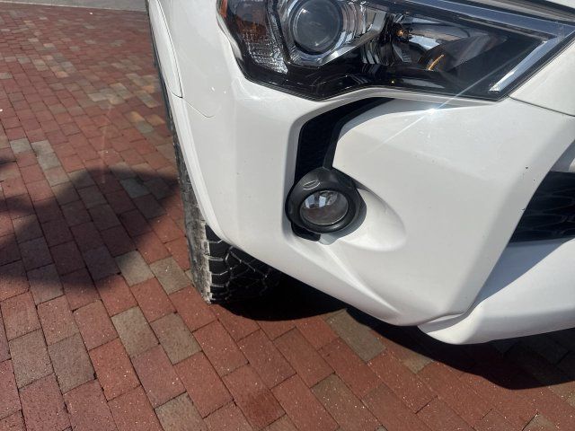 Used 2018 Toyota 4Runner SR5 Premium AWD/4WD image 18
