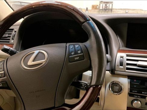 Used 2015 Lexus LS 460 AWD w/ Comfort Package image 20
