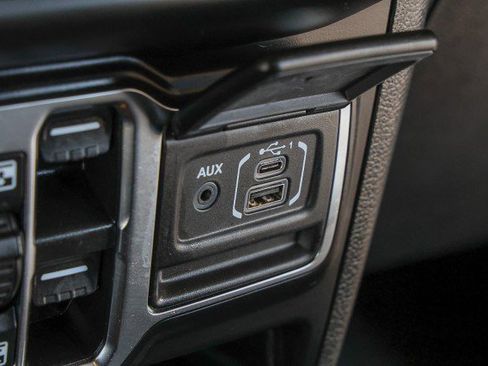 Used 2023 Jeep Wrangler Sahara AWD/4WD image 20