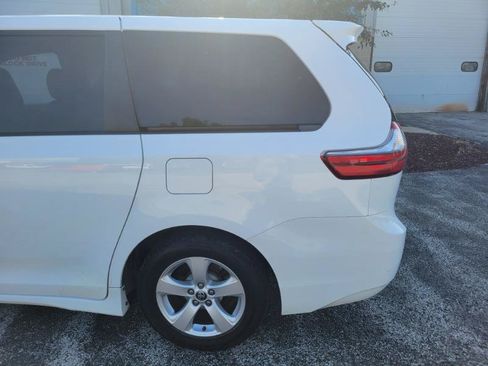 Used 2020 Toyota Sienna L FWD image 7