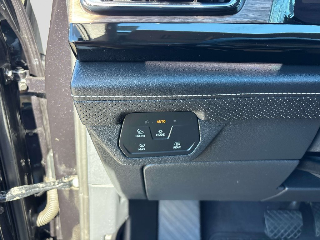 Certified 2024 Volkswagen Atlas SEL AWD/4WD image 22