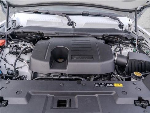 Used 2023 Land Rover Defender 90 X-Dynamic SE image 30