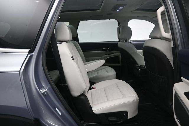 Used 2025 Kia Telluride SX Prestige AWD/4WD image 29