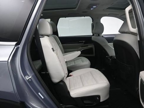 Used 2025 Kia Telluride SX Prestige AWD/4WD image 29
