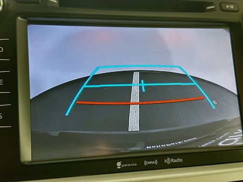Used 2019 Toyota Highlander XLE FWD image 23