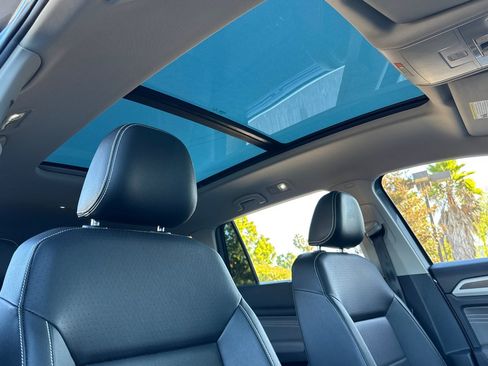 Used 2023 Volkswagen Atlas SE image 14