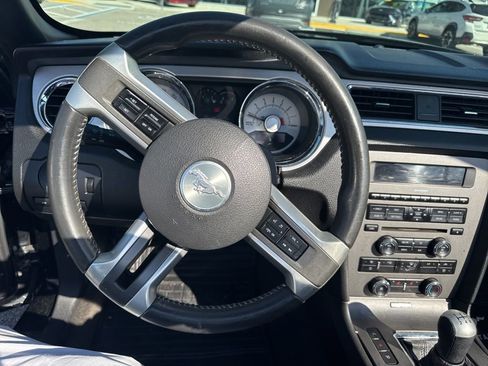 Used 2010 Ford Mustang GT image 9