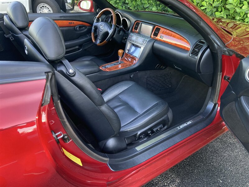 Used 2006 Lexus SC 430 Convertible w/ Preferred Accessory Pkg RWD image 17