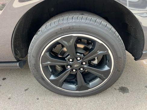 Used 2024 Ford Expedition Limited AWD/4WD image 7