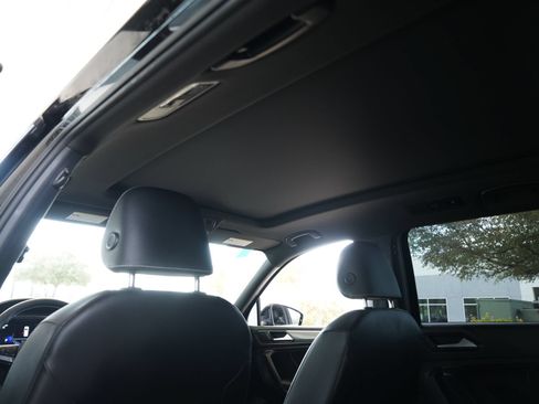 Certified 2023 Volkswagen Tiguan SE R-Line FWD image 29