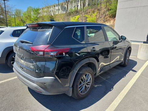 Used 2023 Nissan Rogue S image 2