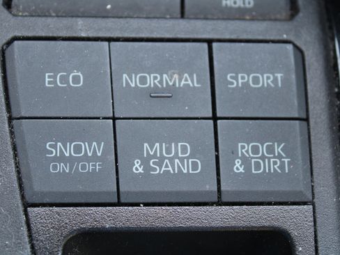 Used 2022 Toyota RAV4 XLE image 36